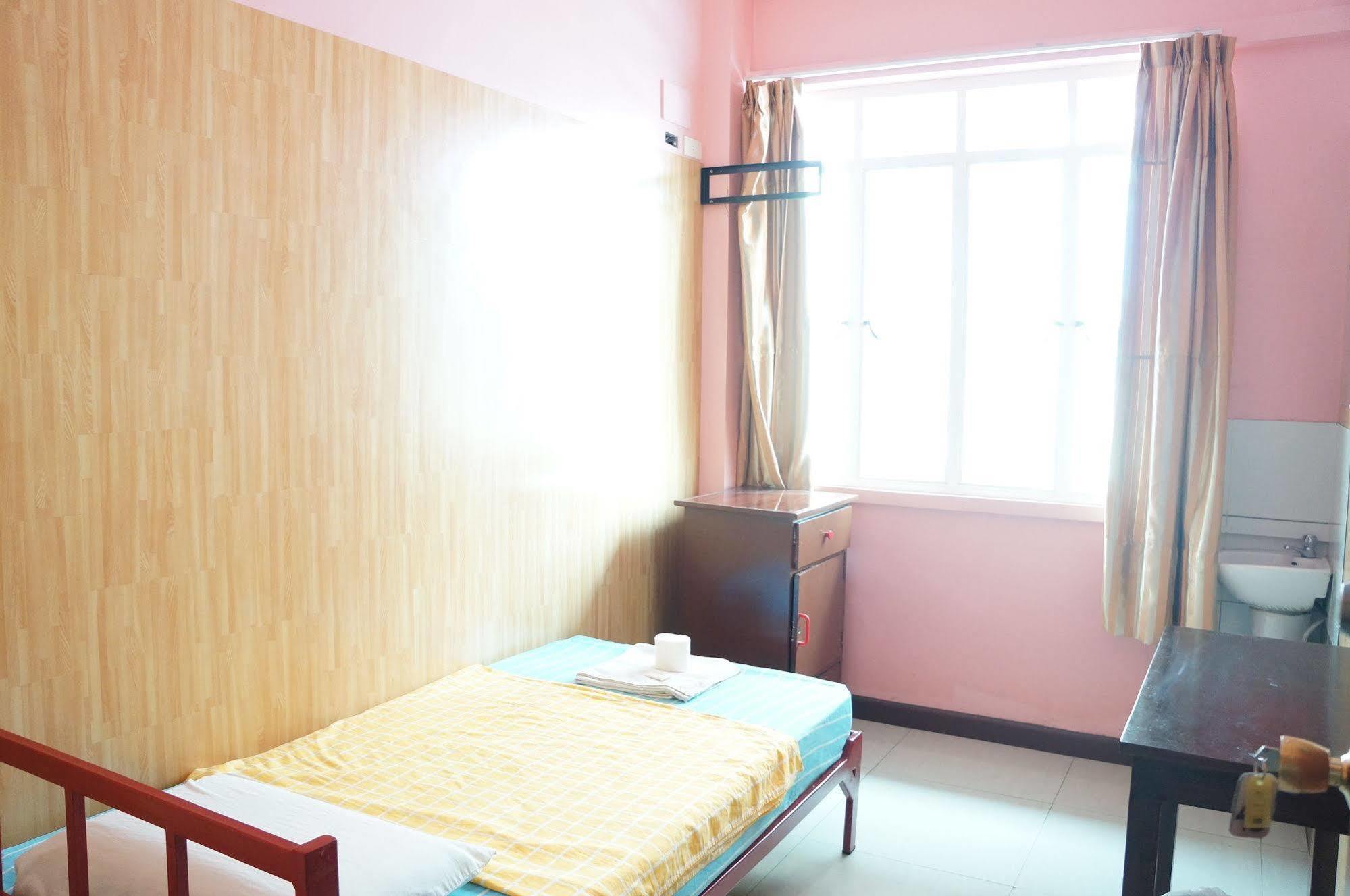 Daylight Inn Davao Екстер'єр фото