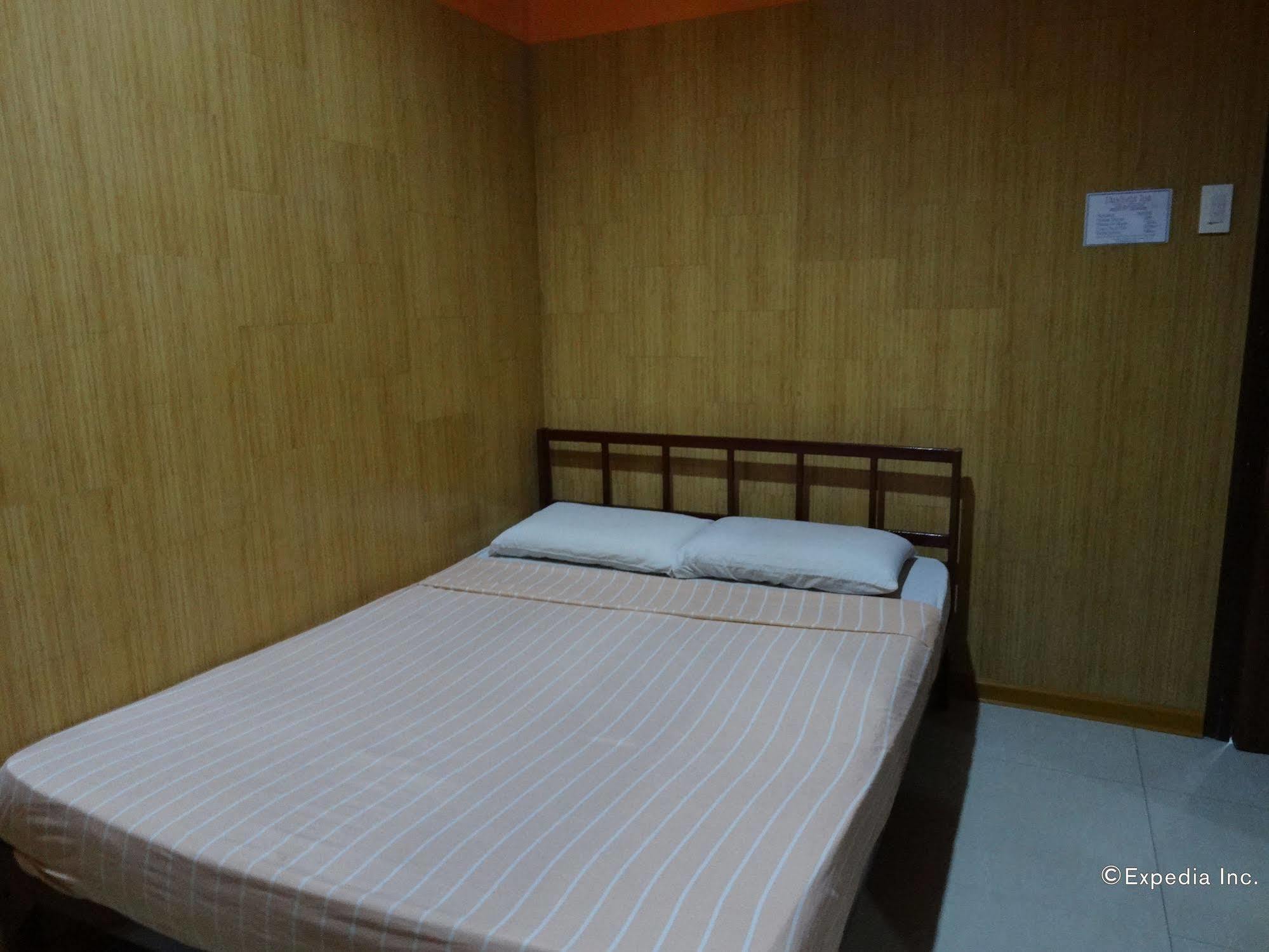 Daylight Inn Davao Екстер'єр фото