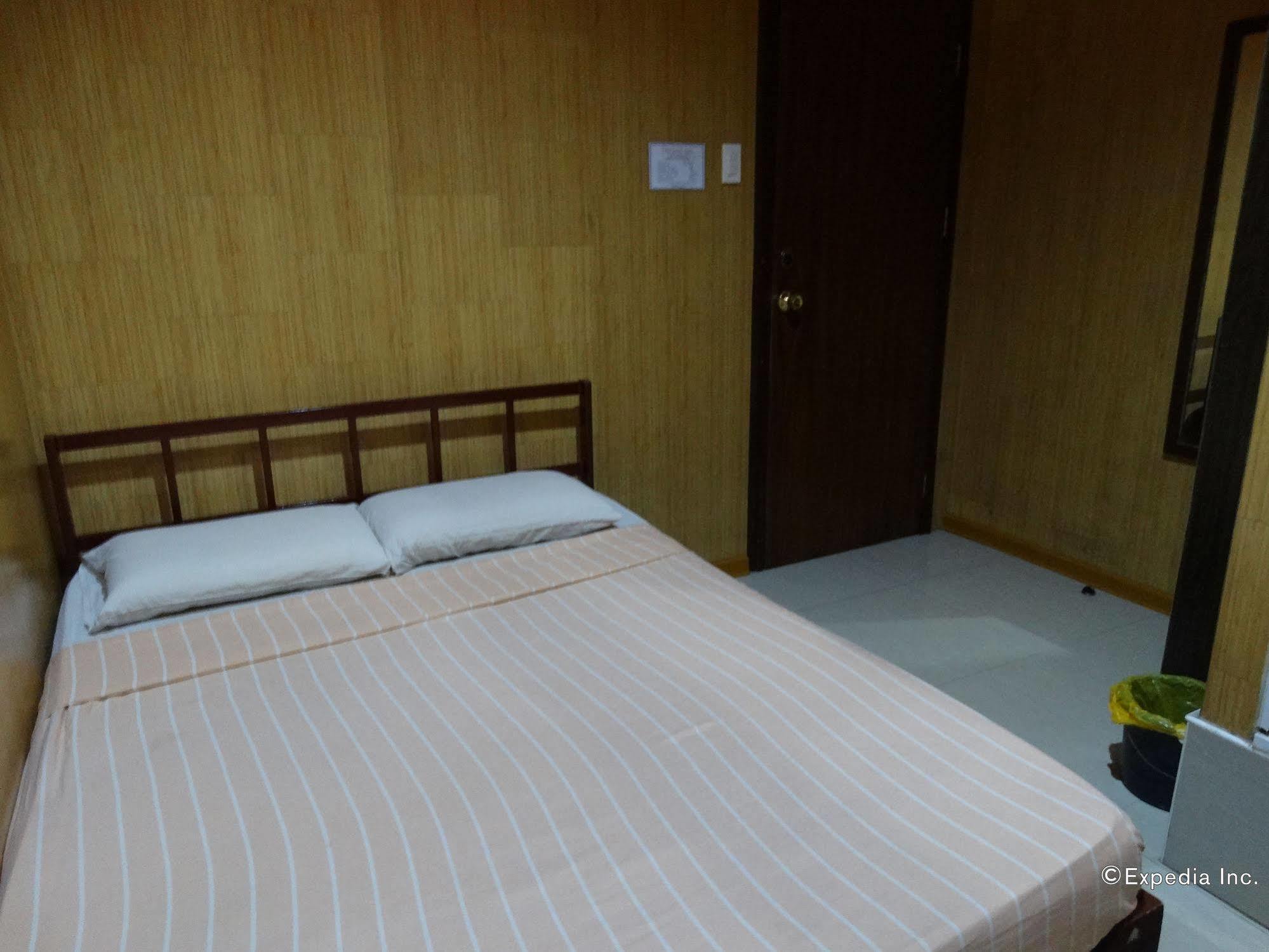 Daylight Inn Davao Екстер'єр фото