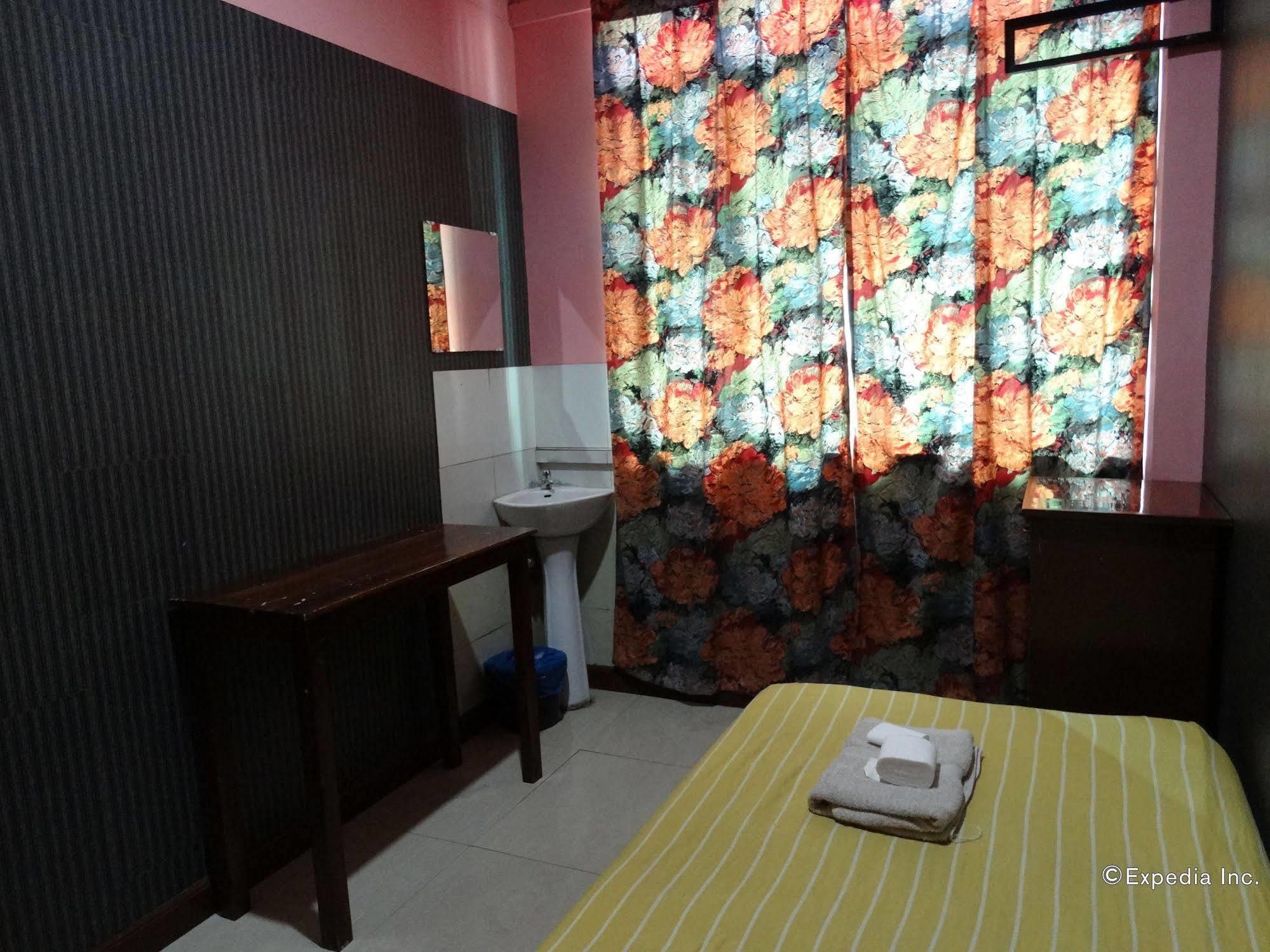 Daylight Inn Davao Екстер'єр фото