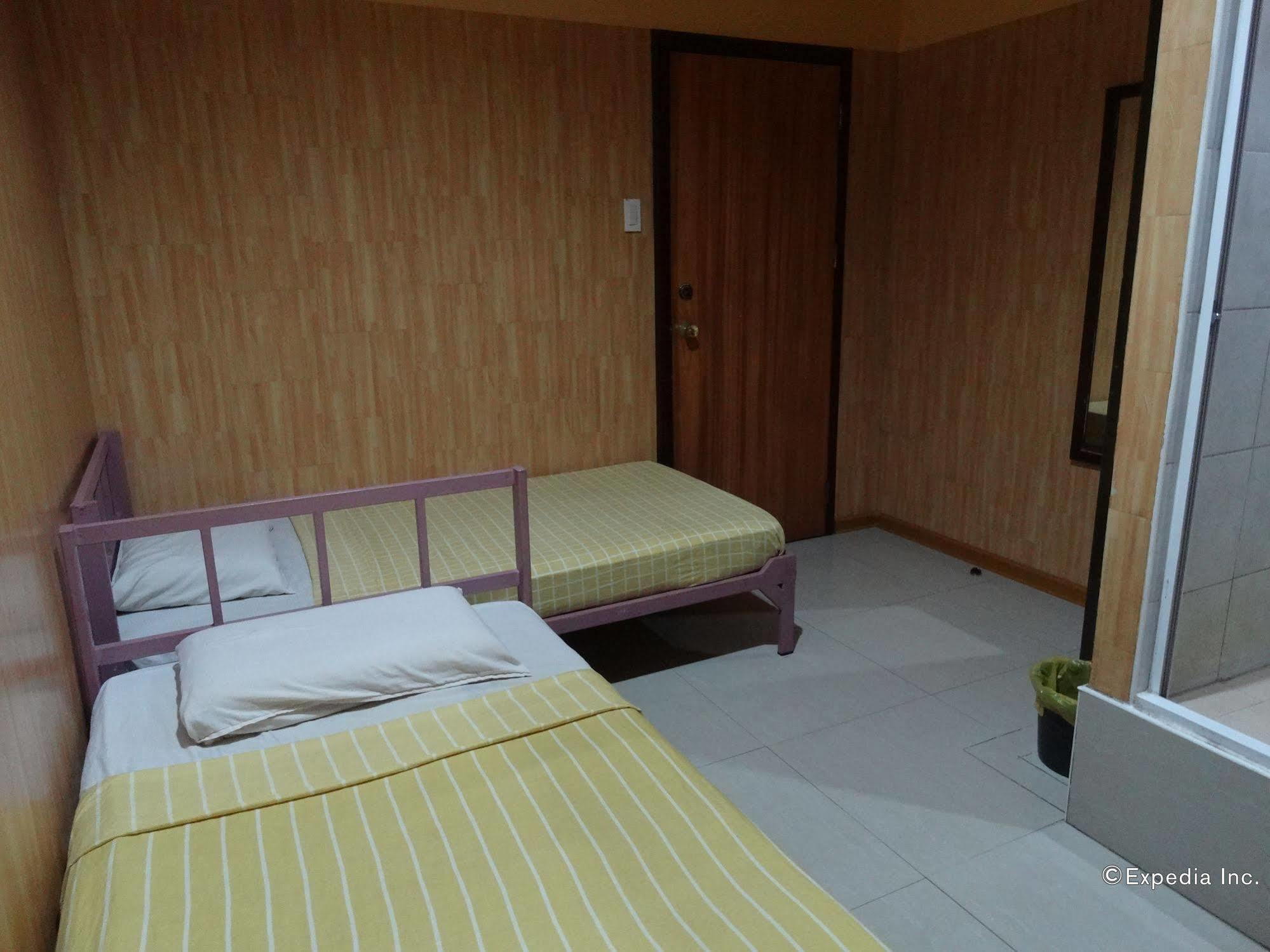 Daylight Inn Davao Екстер'єр фото