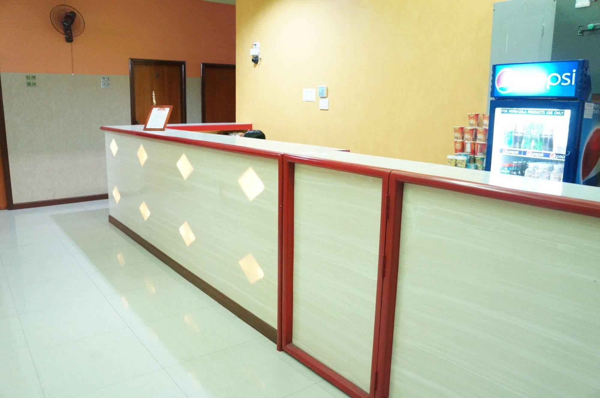 Daylight Inn Davao Екстер'єр фото