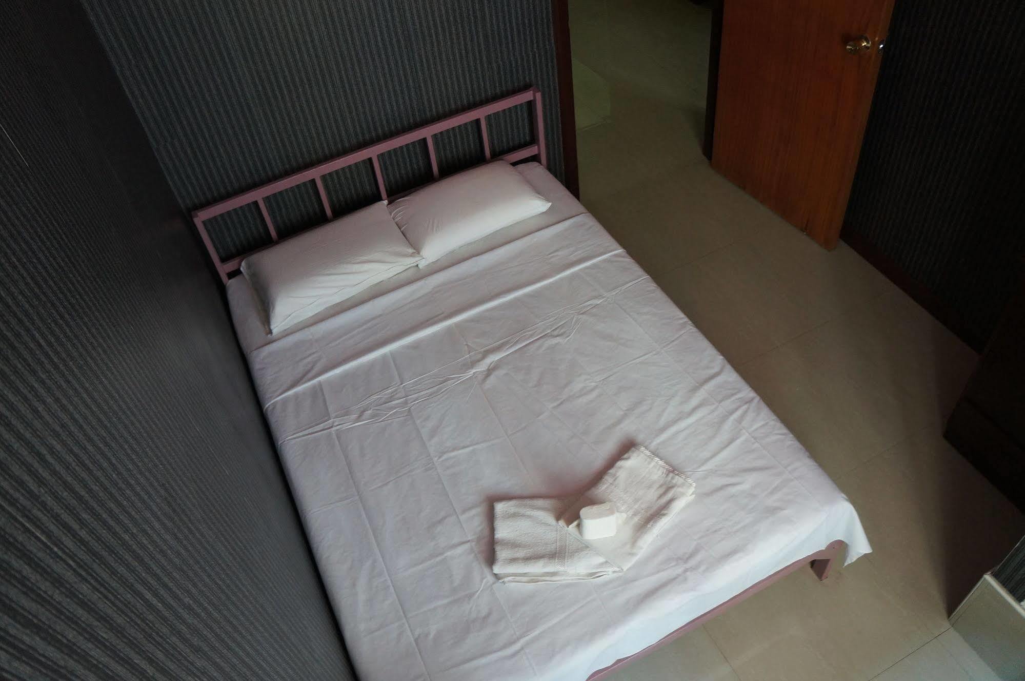 Daylight Inn Davao Екстер'єр фото