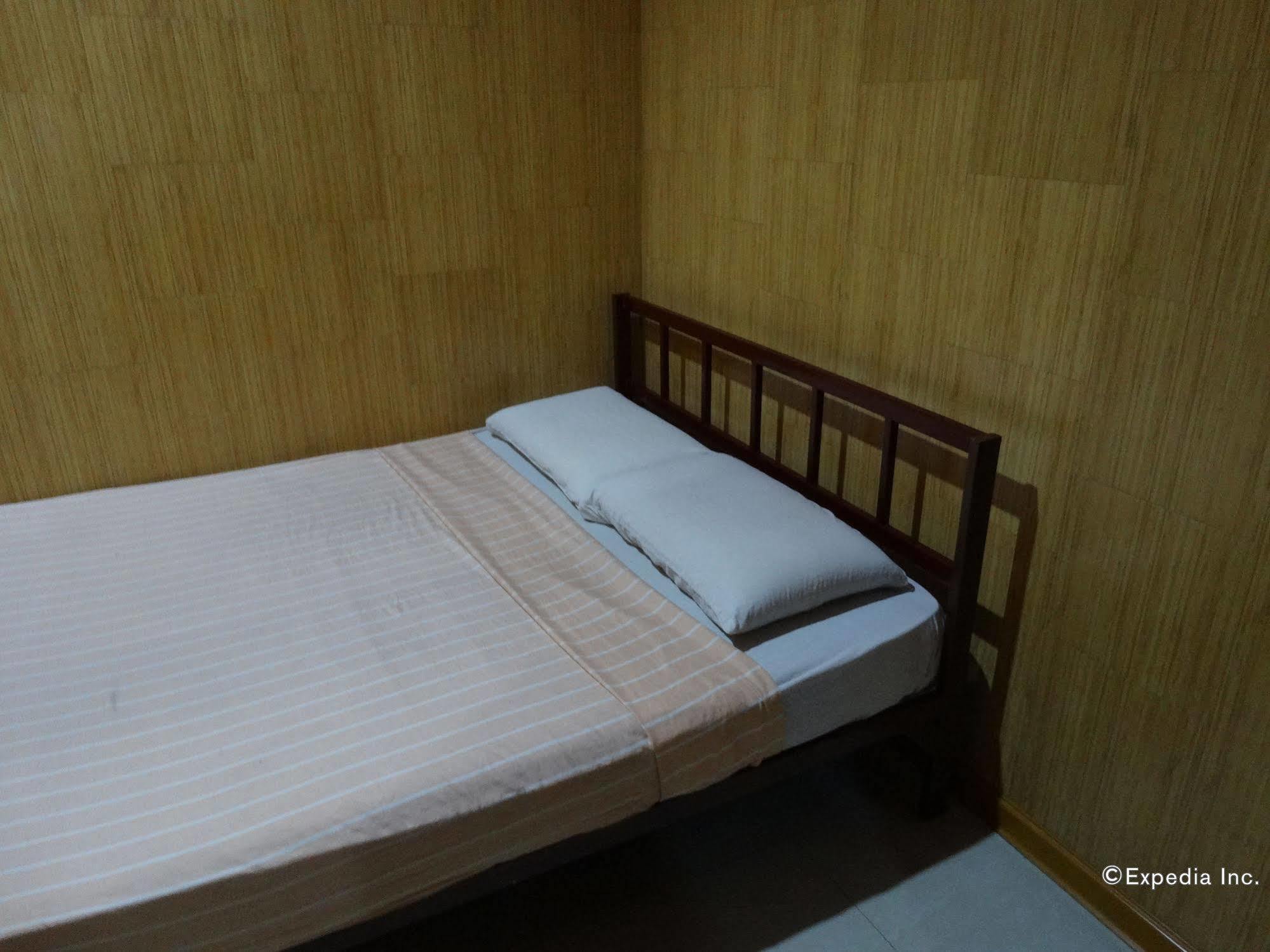 Daylight Inn Davao Екстер'єр фото