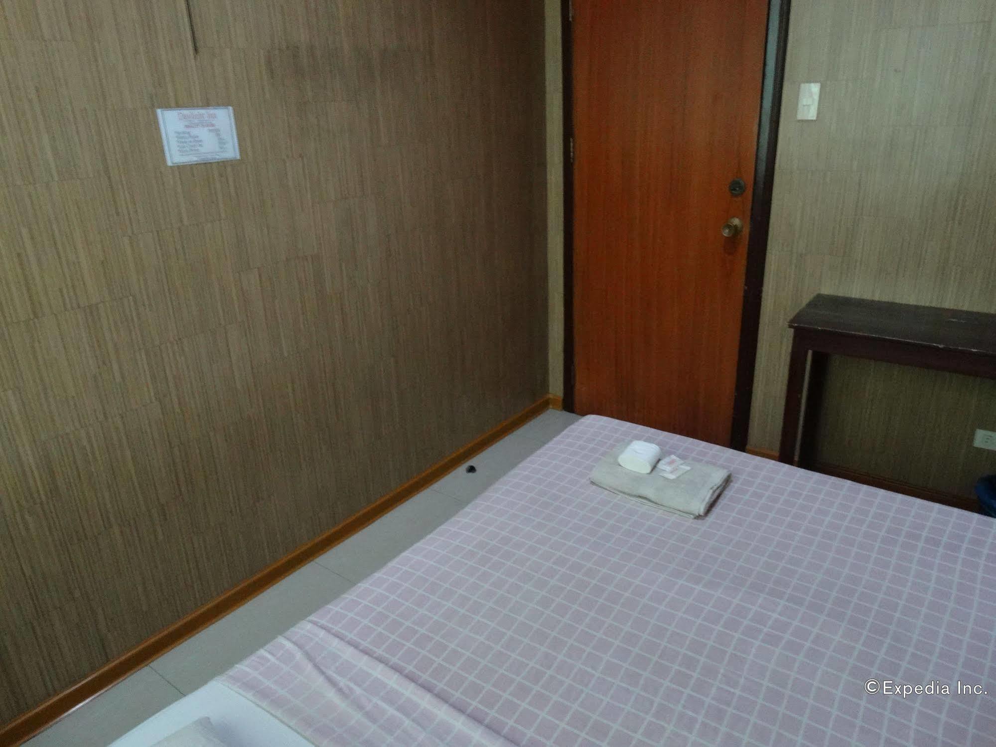 Daylight Inn Davao Екстер'єр фото