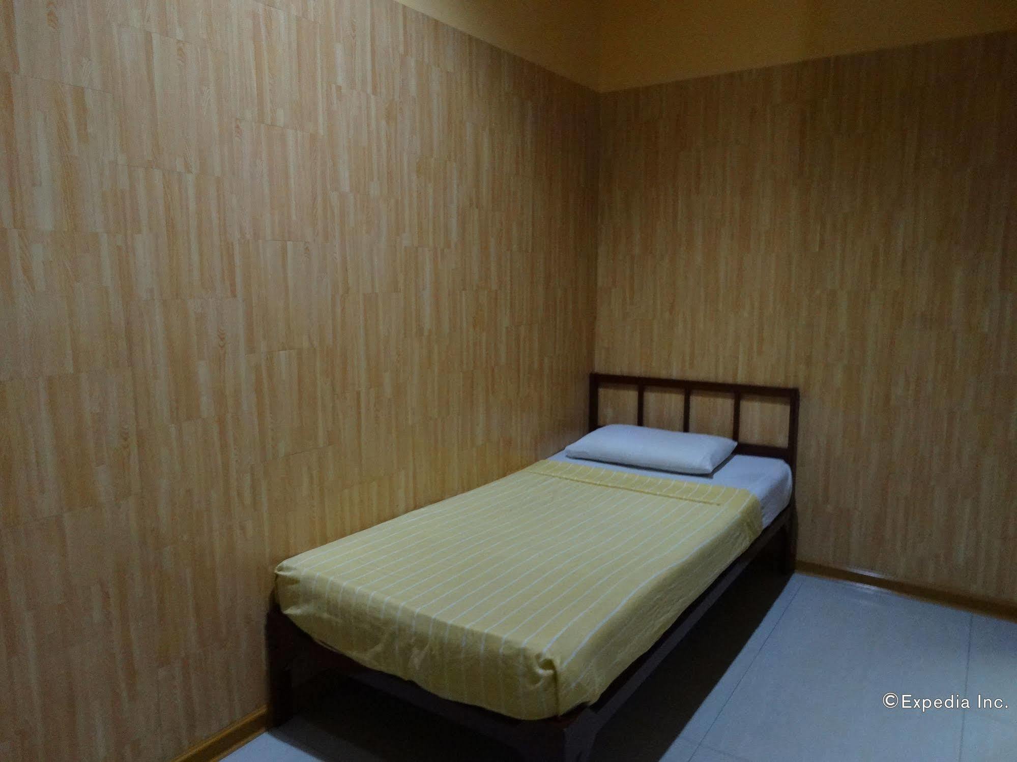 Daylight Inn Davao Екстер'єр фото