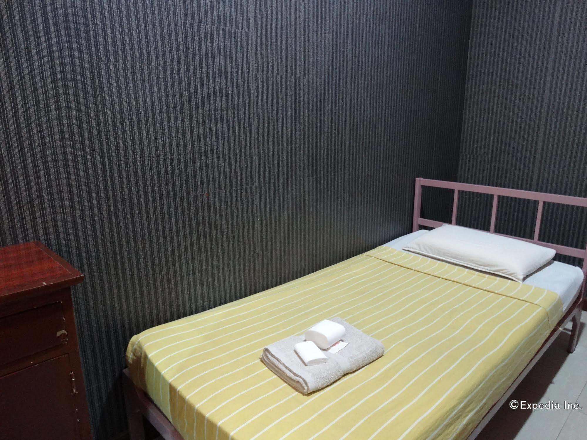 Daylight Inn Davao Екстер'єр фото