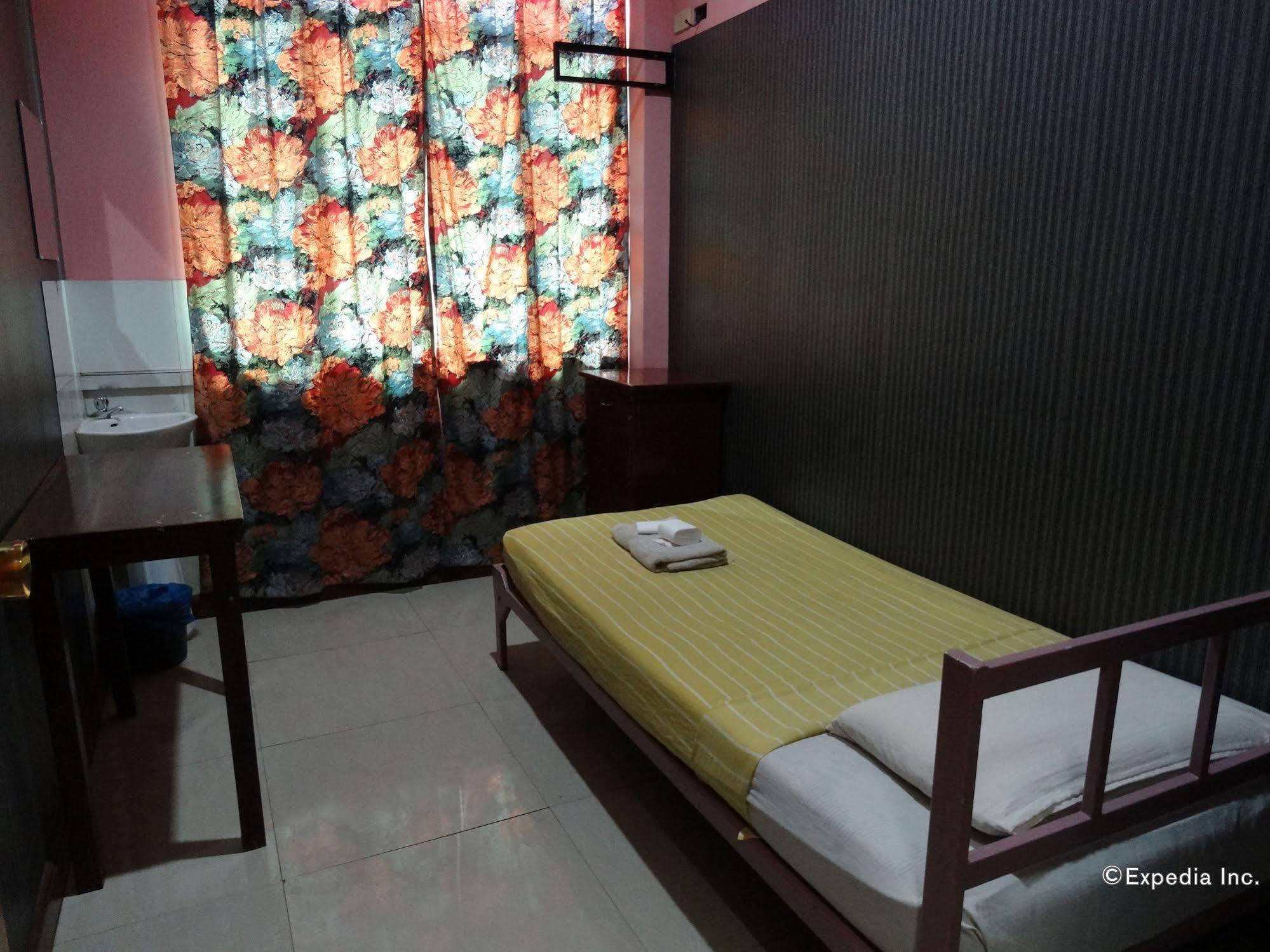 Daylight Inn Davao Екстер'єр фото
