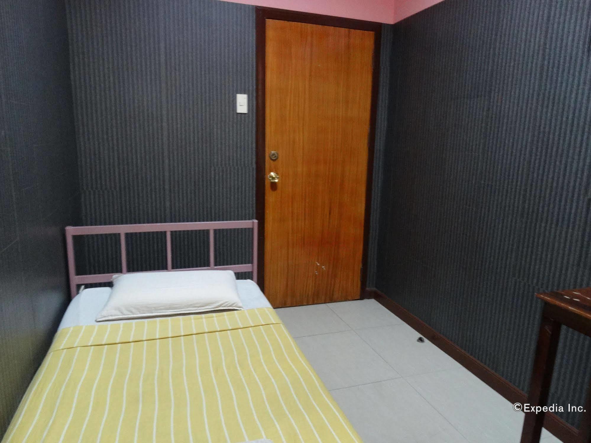 Daylight Inn Davao Екстер'єр фото