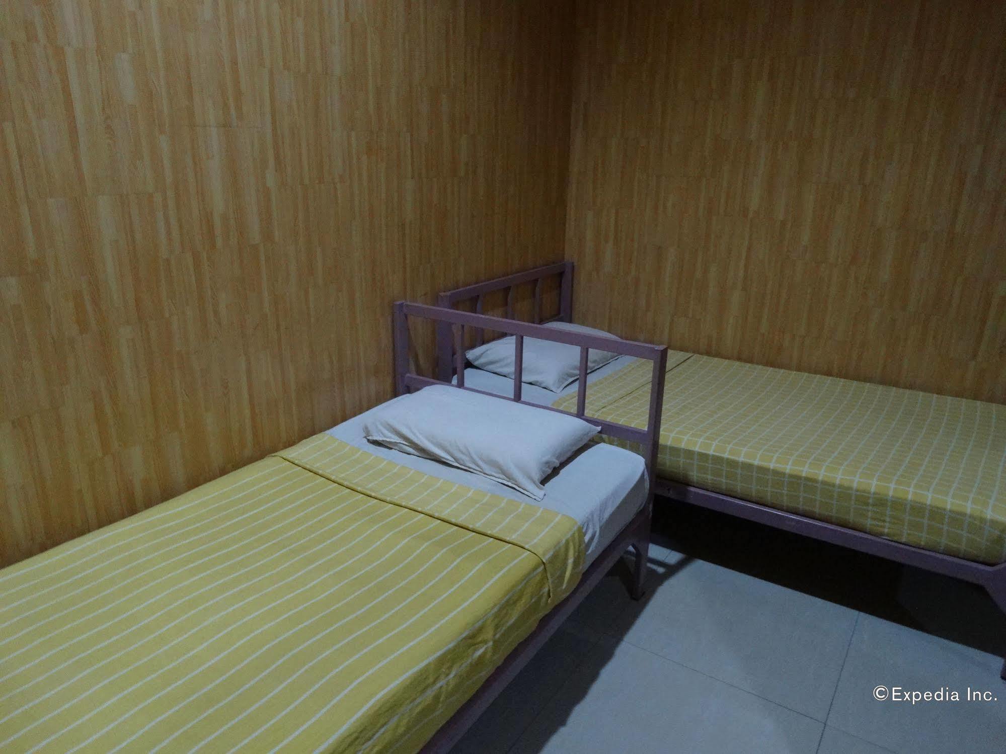 Daylight Inn Davao Екстер'єр фото