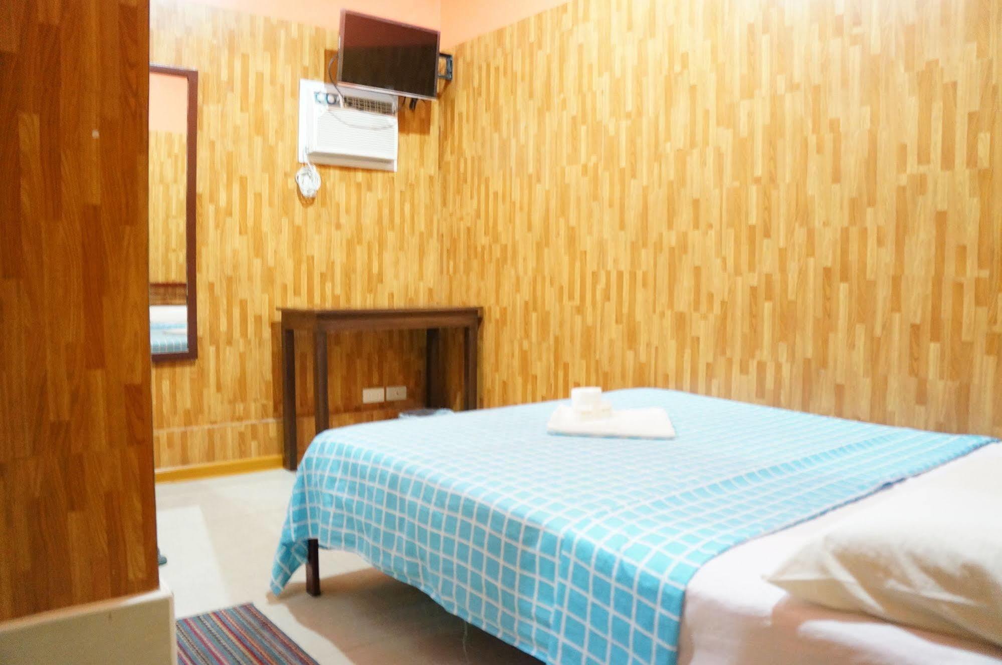 Daylight Inn Davao Екстер'єр фото