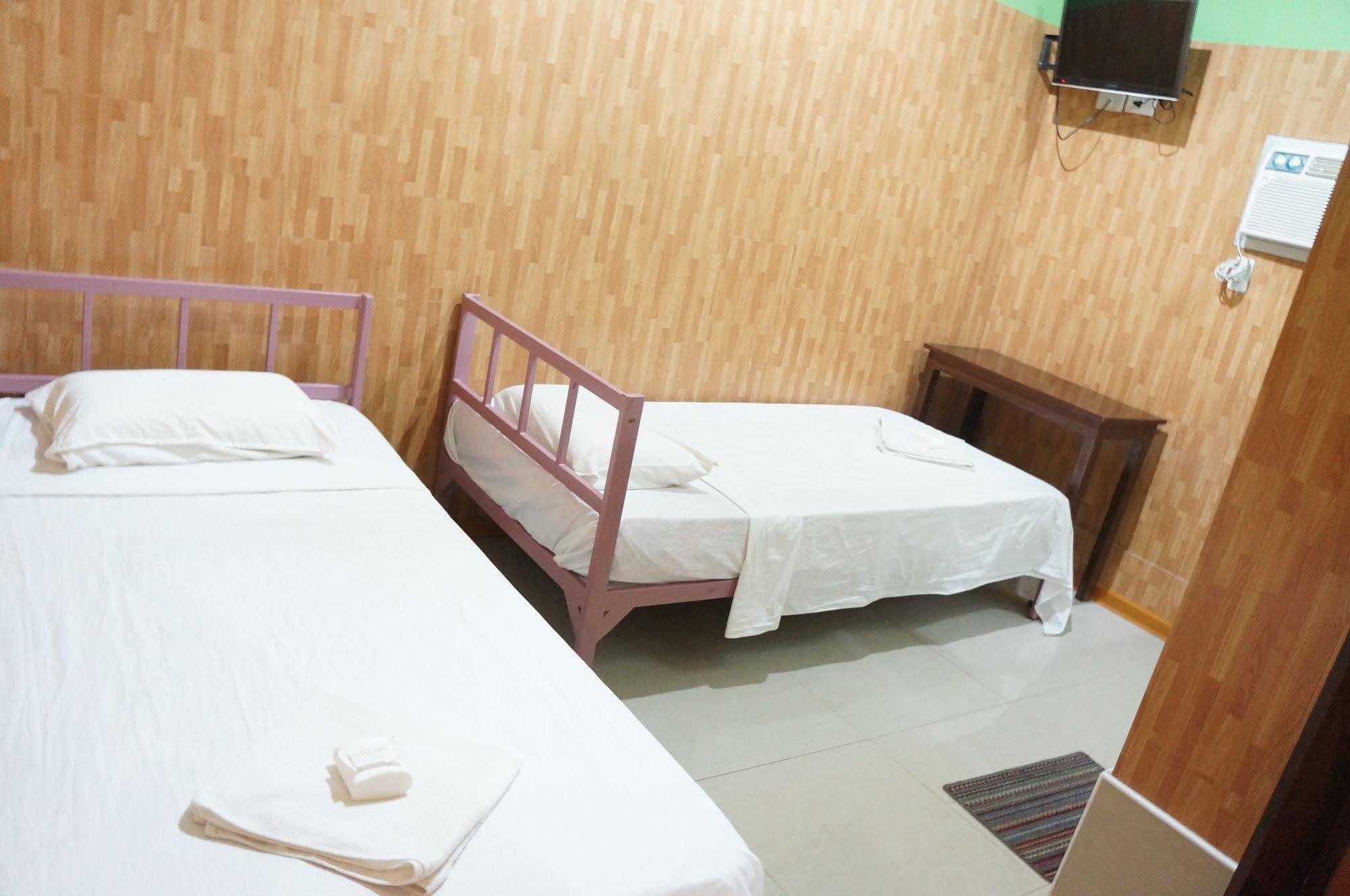 Daylight Inn Davao Екстер'єр фото