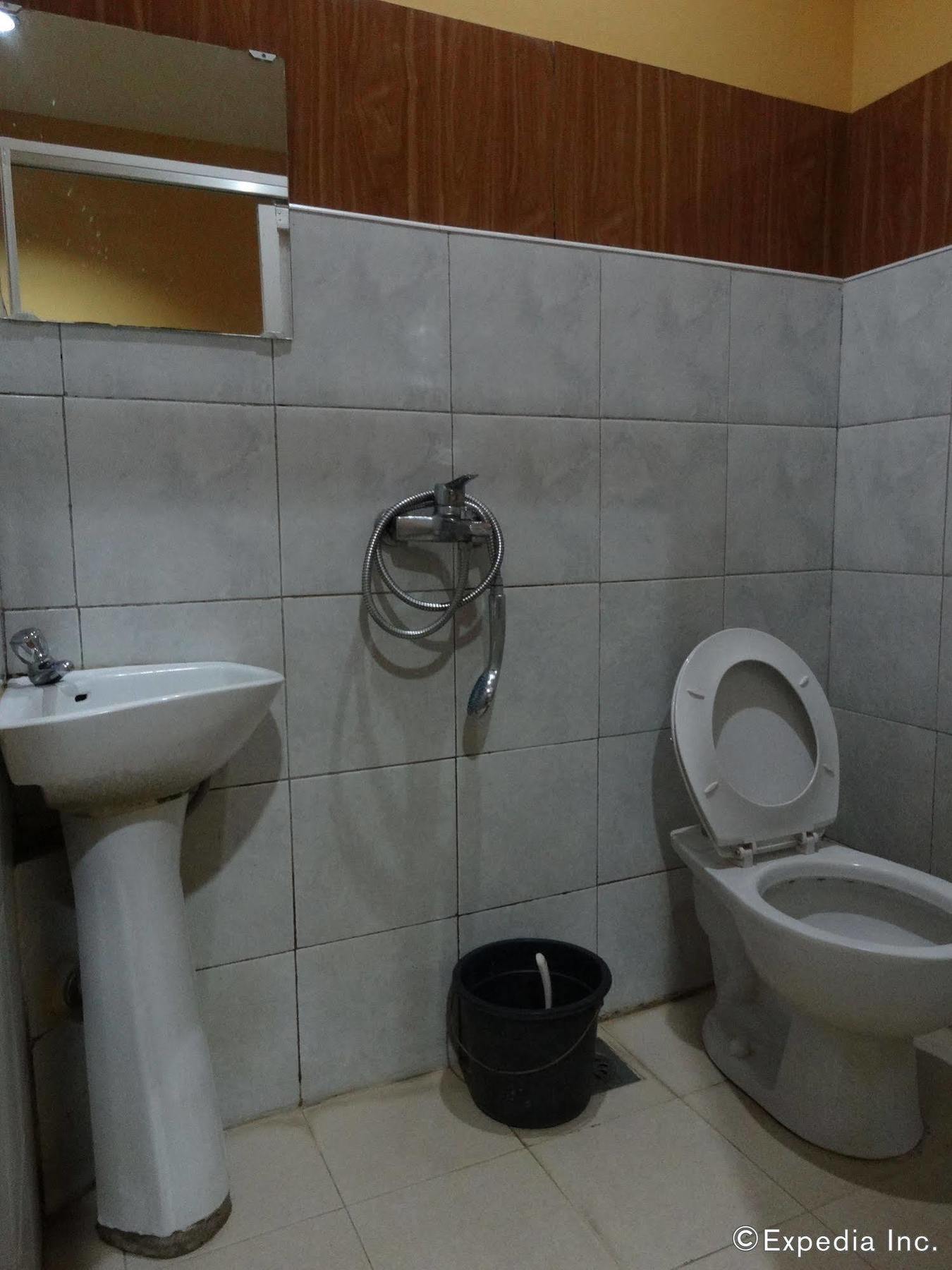 Daylight Inn Davao Екстер'єр фото